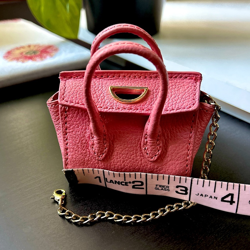 NWOT Elegant genuine pebbled leather Pink Mini Bag Charm with Gold Chain 3” - Picture 6 of 7